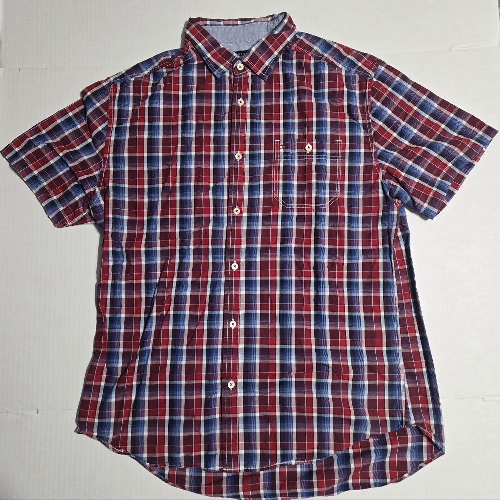 Tommy Hilfiger Men's Red Button Up Shirt Size XL Plaid Short Sleeve Pocket